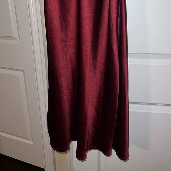 Dress Forum Los Angeles-- Cowl-Neck, Floor-Length Slip Dress in Burgundy - Picture 4 of 6